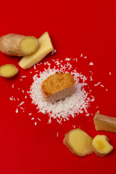 Gur in a Suitcase biscuit with ingredients