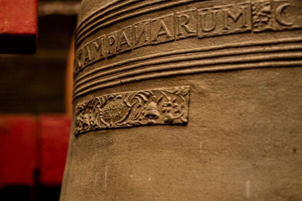 Bell Ringing, Tong. Photo by Patrycja Maziarz.